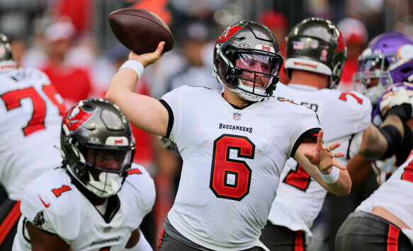 Baker Mayfield throwing a pass for TB Bucs