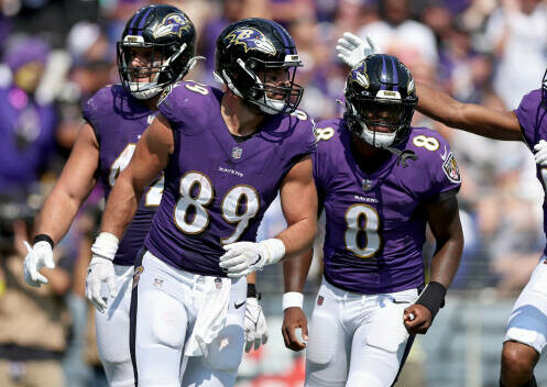 Mark Andrews (89) and Lamar Jackson (8)